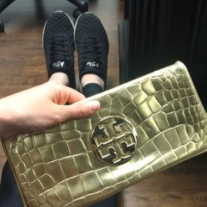 Tory burch clutch
